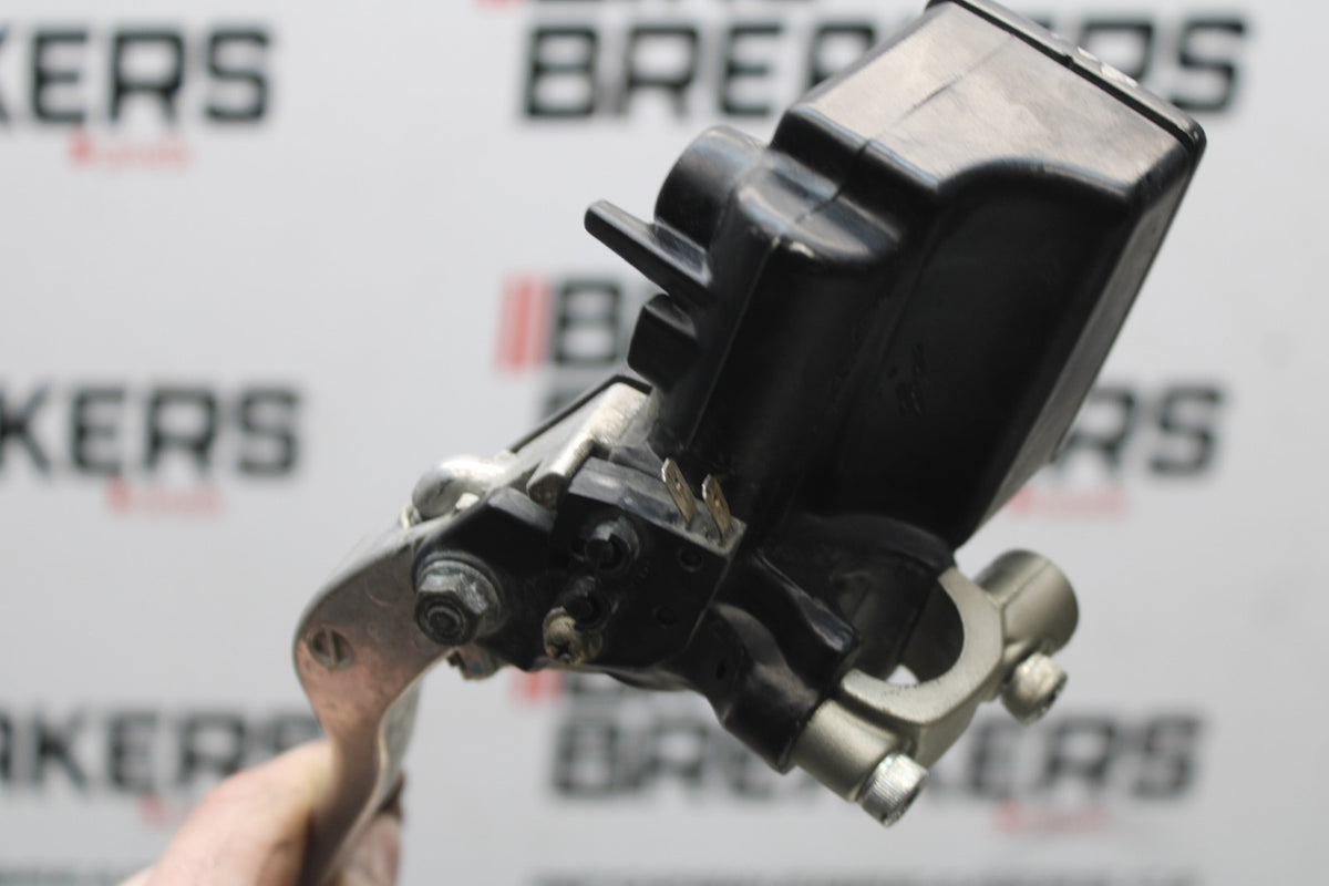 06 KAWASAKI Z750 FRONT BRAKE MASTER CYLINDER w/ LEVER BB837