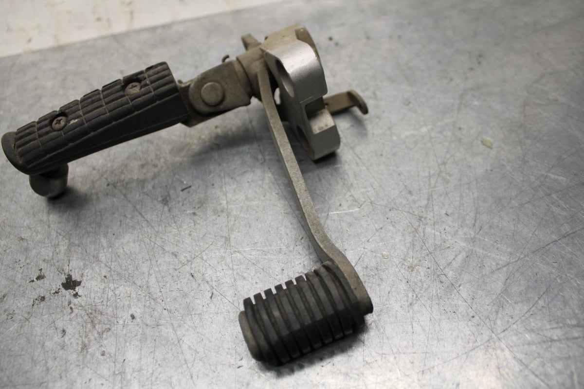 89-90 YAMAHA FZR600 RIGHT REARSET REAR SET DRIVER FOOT PEG PEDAL BB76