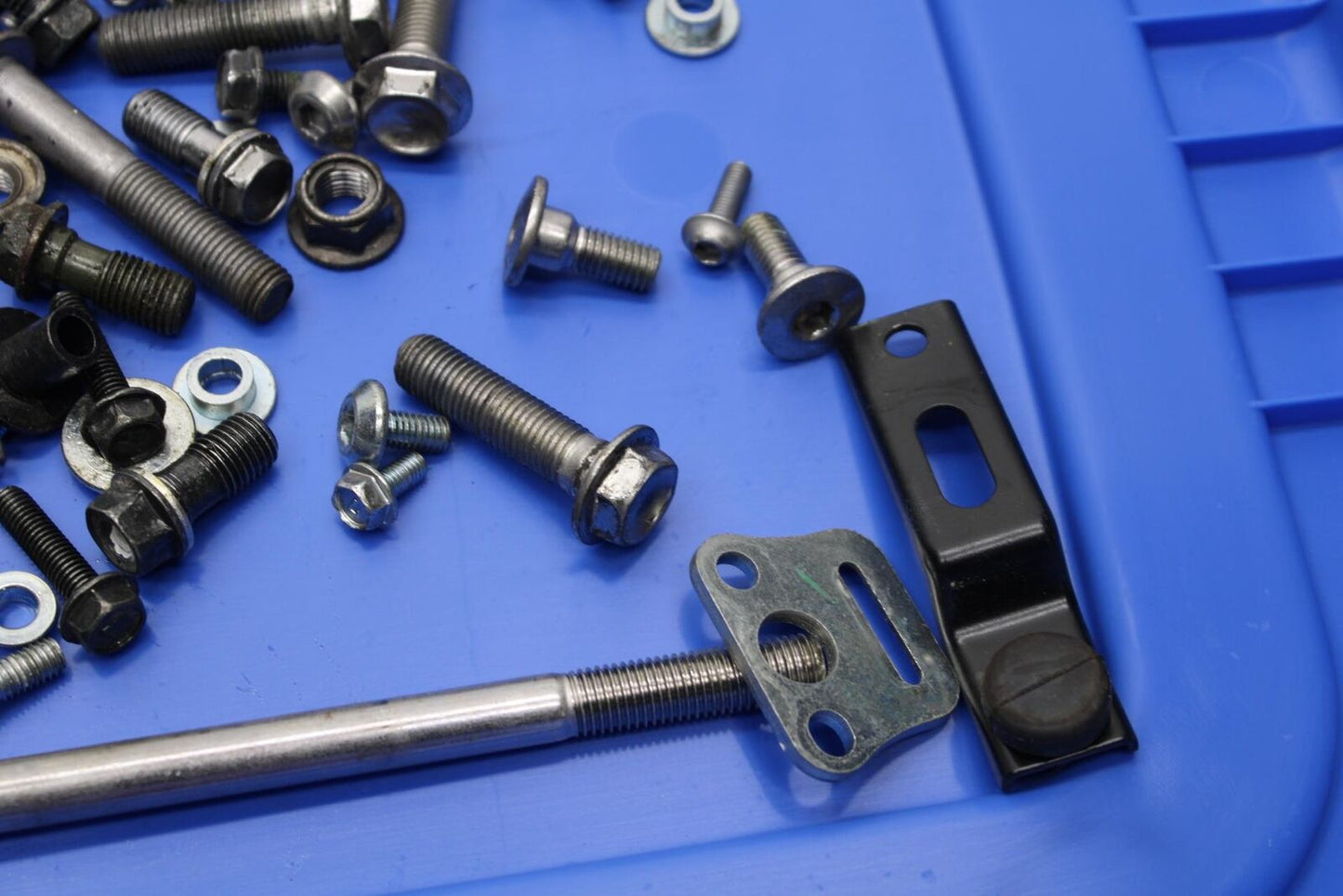 20 KAWASAKI Z400 ER400 ABS MISCELLANEOUS BOLTS, SCREWS AND HARDWARE BB586