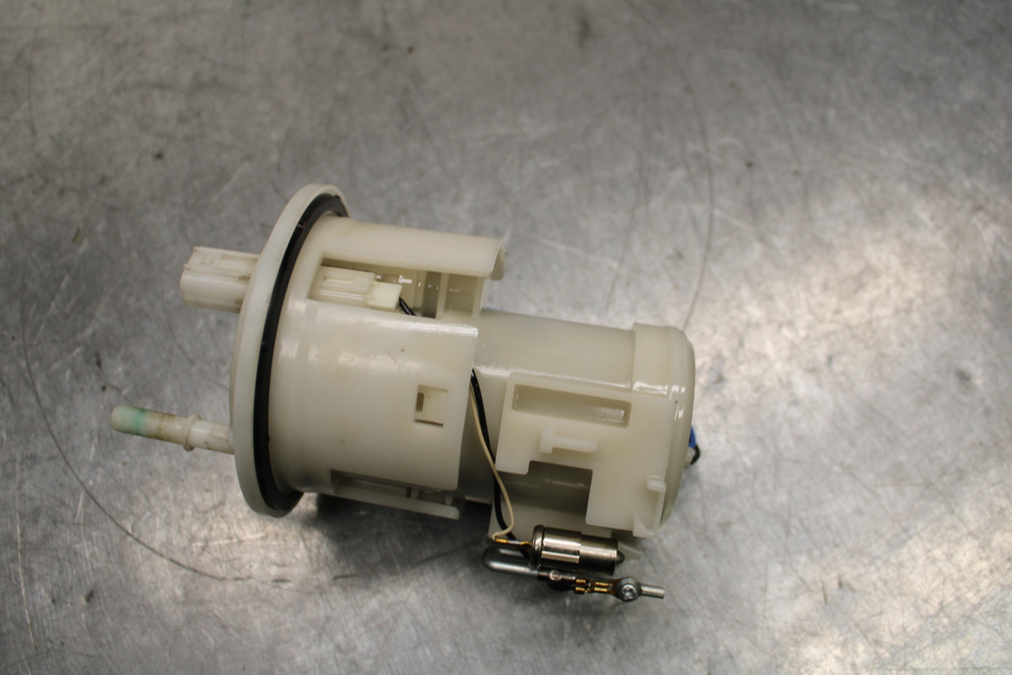 06-07 YAMAHA YZF R6 FUEL PUMP GAS PETROL SENDER UNIT BB742