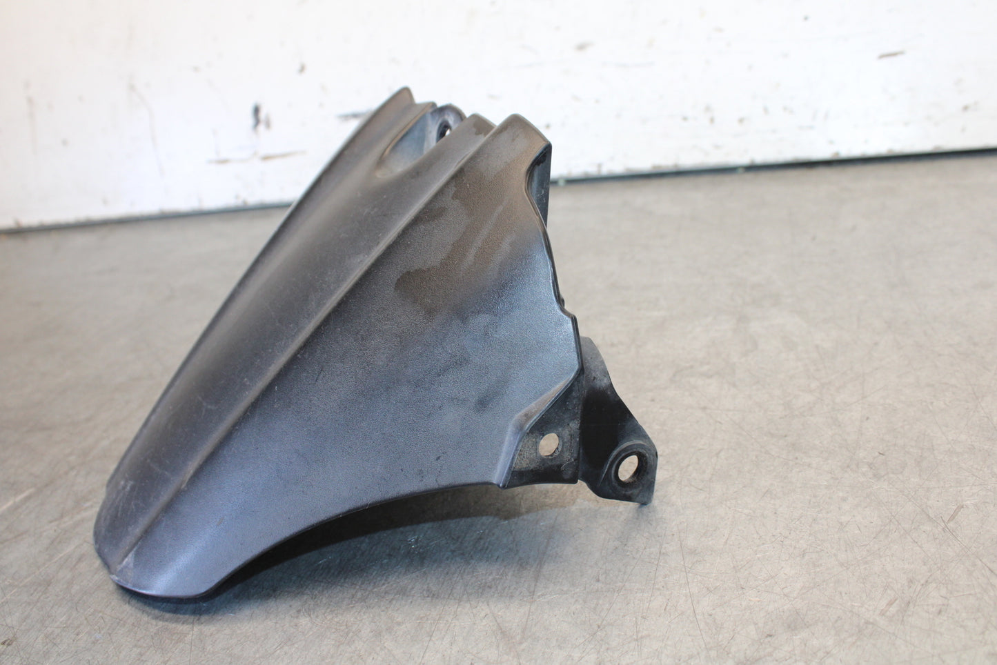 05-06 SUZUKI GSXR1000 REAR BACK WHEEL TIRE HUGGER FENDER 63114-41G00-291 BB663