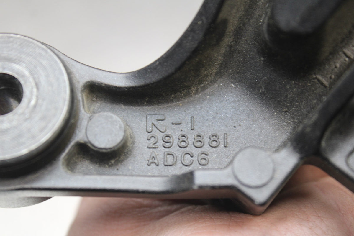 15-21 SUZUKI GSXR600 RIGHT REAR BACK PASSENGER PEG BB810
