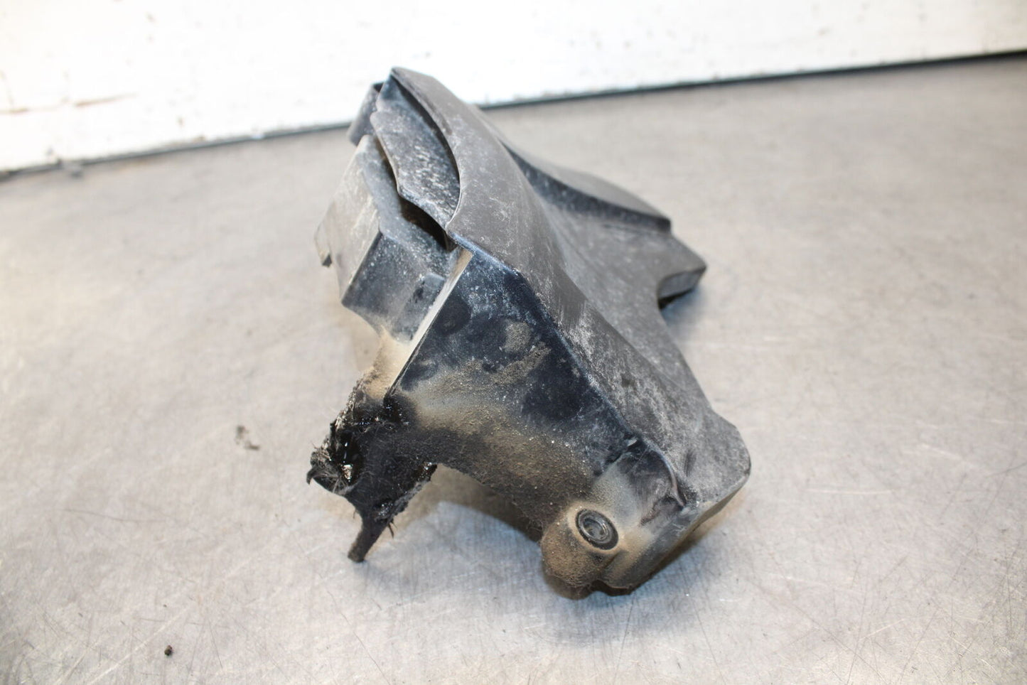 09-15 YAMAHA FZ6R ENGINE SPROCKET COVER BB686