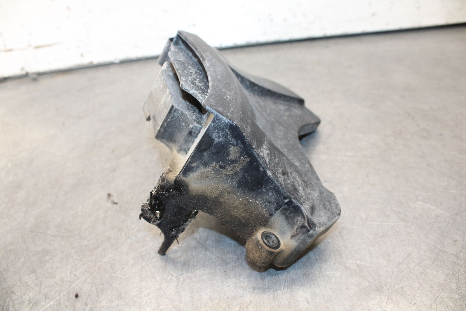 09-15 YAMAHA FZ6R ENGINE SPROCKET COVER BB686