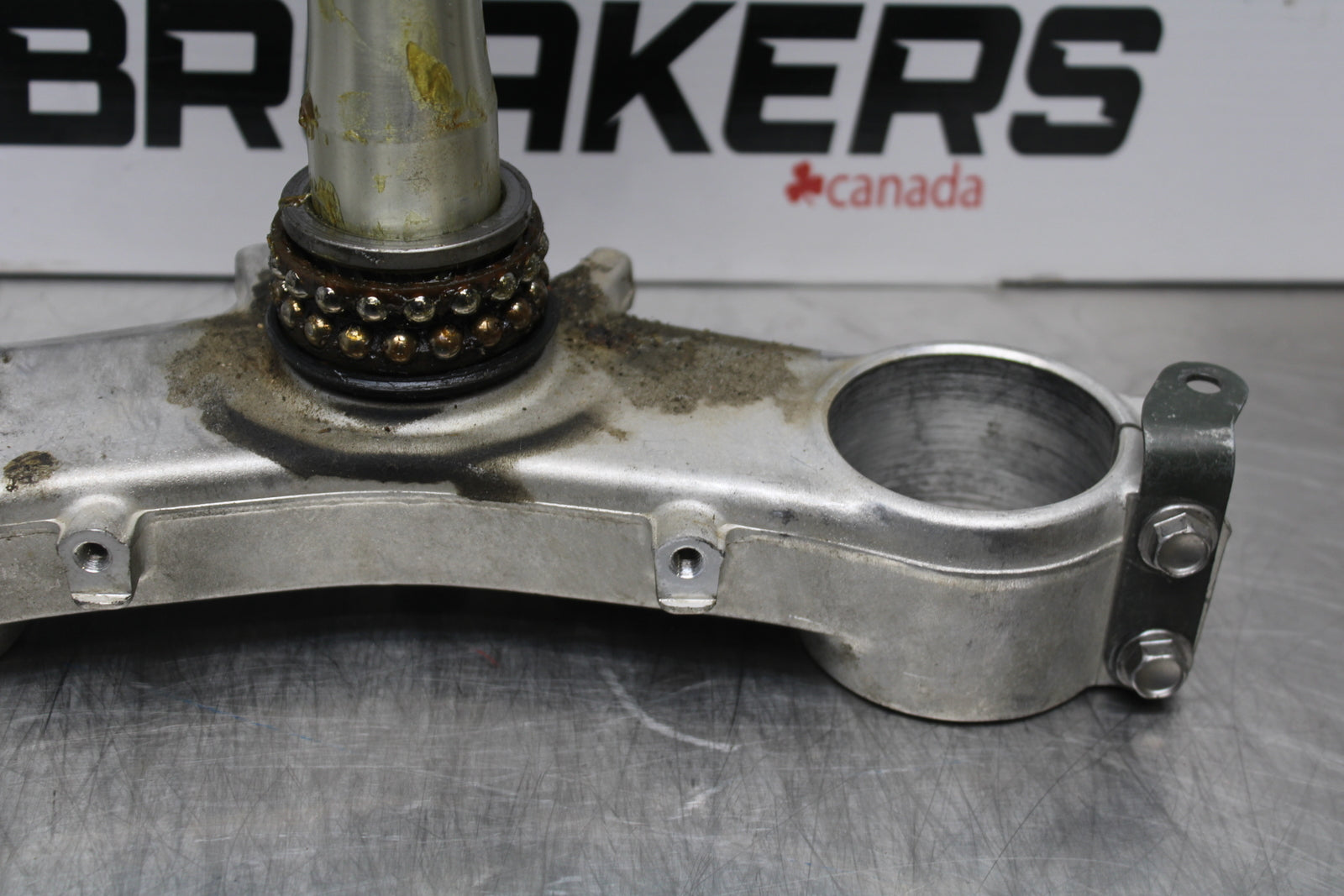 04-05 KAWASAKI NINJA ZX10R FRONT FORKS CLAMP LOWER TRIPLE TREE STEM BB163