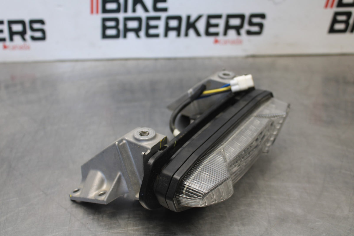 15-17 YAMAHA FJ09 REAR TAIL TAILLIGHT BACK BRAKE LIGHT BB906
