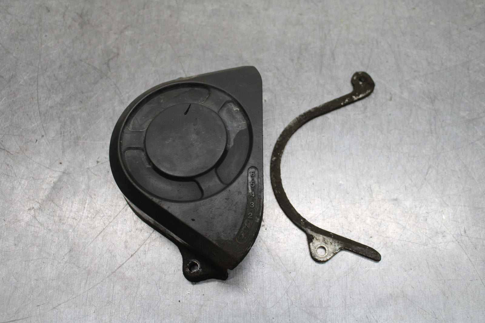 95-98 HONDA CBR600F3 ENGINE SPROCKET COVER BB122