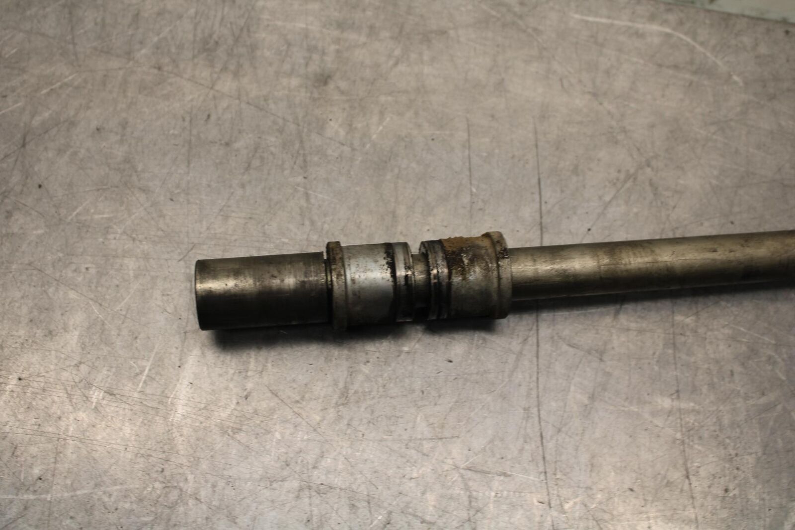 2012 Yamaha FZ8 FRONT WHEEL RIM AXLE PIVOT BOLT 39P-25181-00-00 BB550