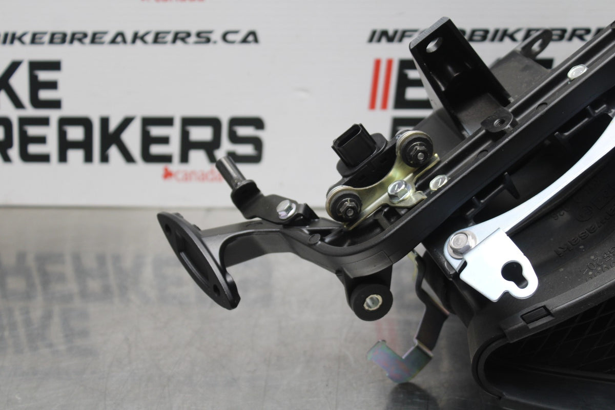 23-24 KAWASAKI NINJA ZX14R NEW!! UPPER FAIRING MIRROR GAUGES STAY BRACKET BB764