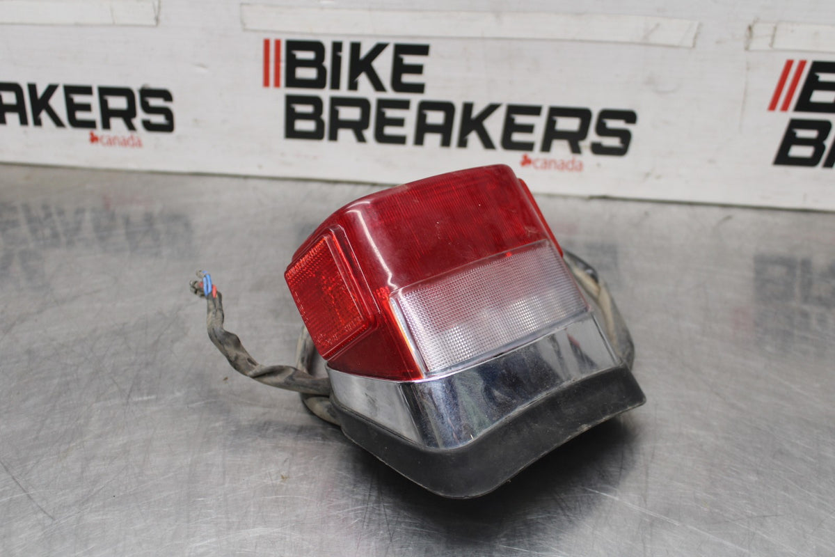 97 KAWASAKI VULCAN 1500 VN1500D CLASSIC TAILLIGHT REAR TAIL BRAKE LIGHT BB936