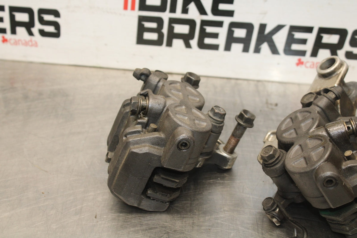 84 HONDA INTERCEPTOR 1000 VF1000F RIGHT LEFT FRONT BRAKE CALIPER SET PAIR BB878