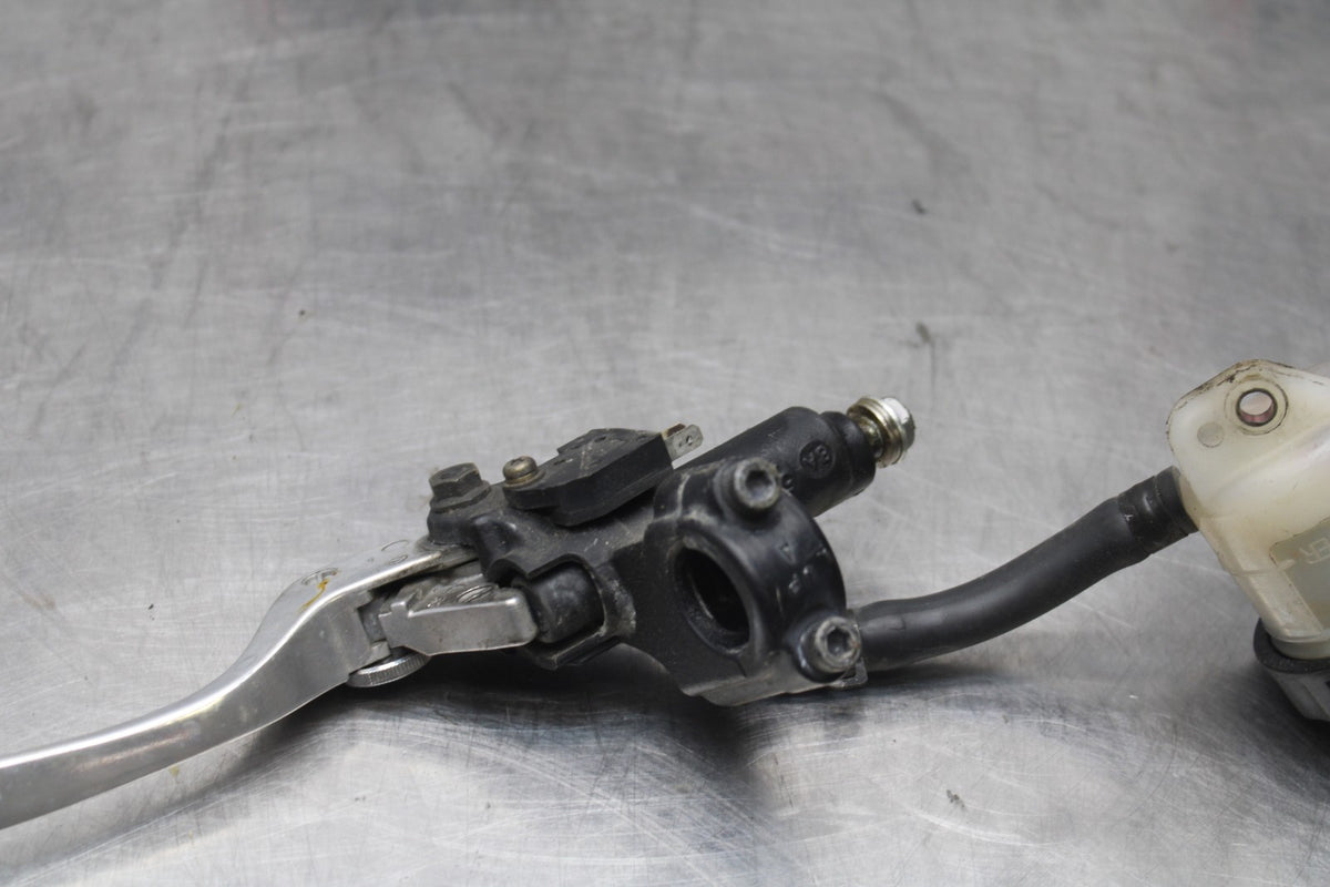 98 KAWASAKI NINJA ZX6 FRONT BRAKE MASTER CYLINDER w/ LEVER BB870