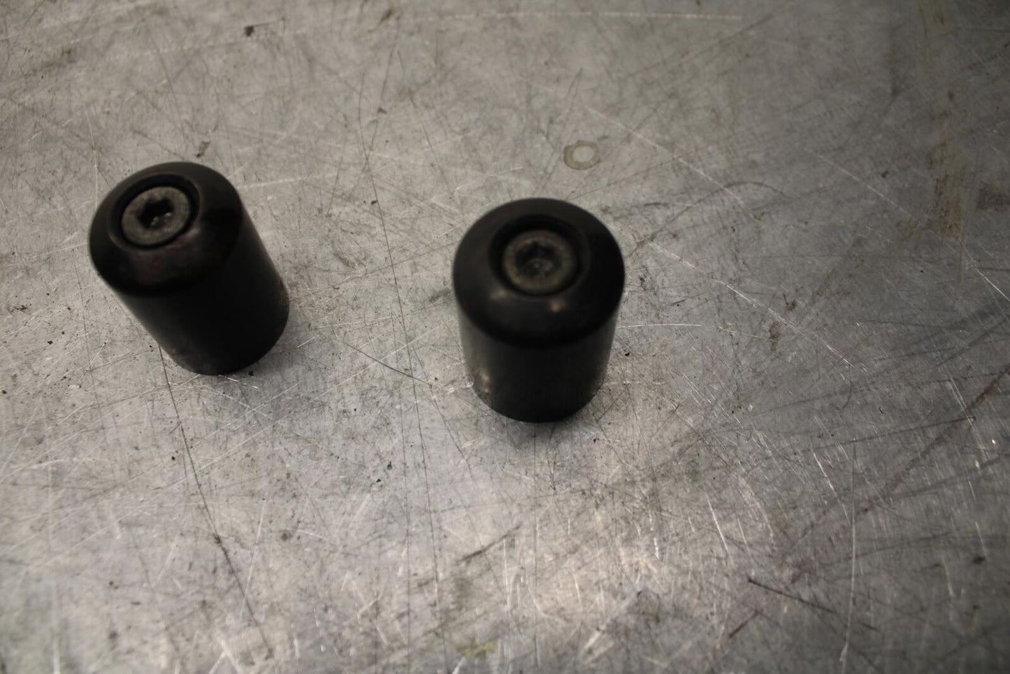 2007 Kawasaki Ninja ZX6R ZX600P HANDLEBAR END CAPS WEIGHTS  13042-1133 BB47