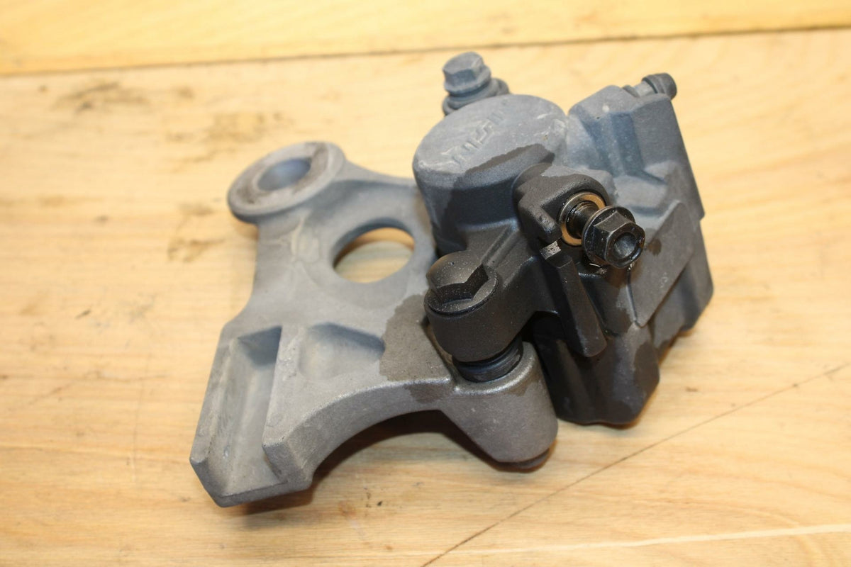 01-06 HONDA CBR600F4I REAR BACK BRAKE CALIPER W MOUNT BRACKET BB314