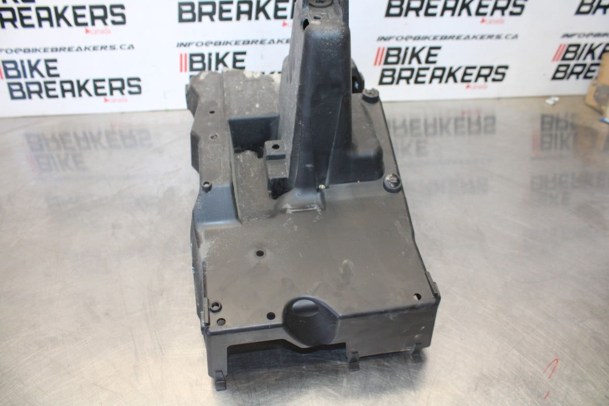 24-25 KAWASAKI ELIMINATOR 450 BATTERY TRAY BOX HOLDER BB869