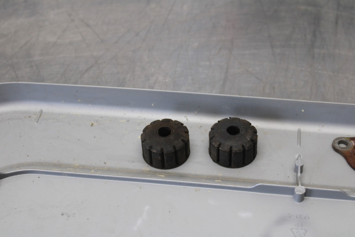 03 HONDA SHADOW SPIRIT 750 VT750DC MOUNTING BOLTS HARDWARE SCREWS BB907