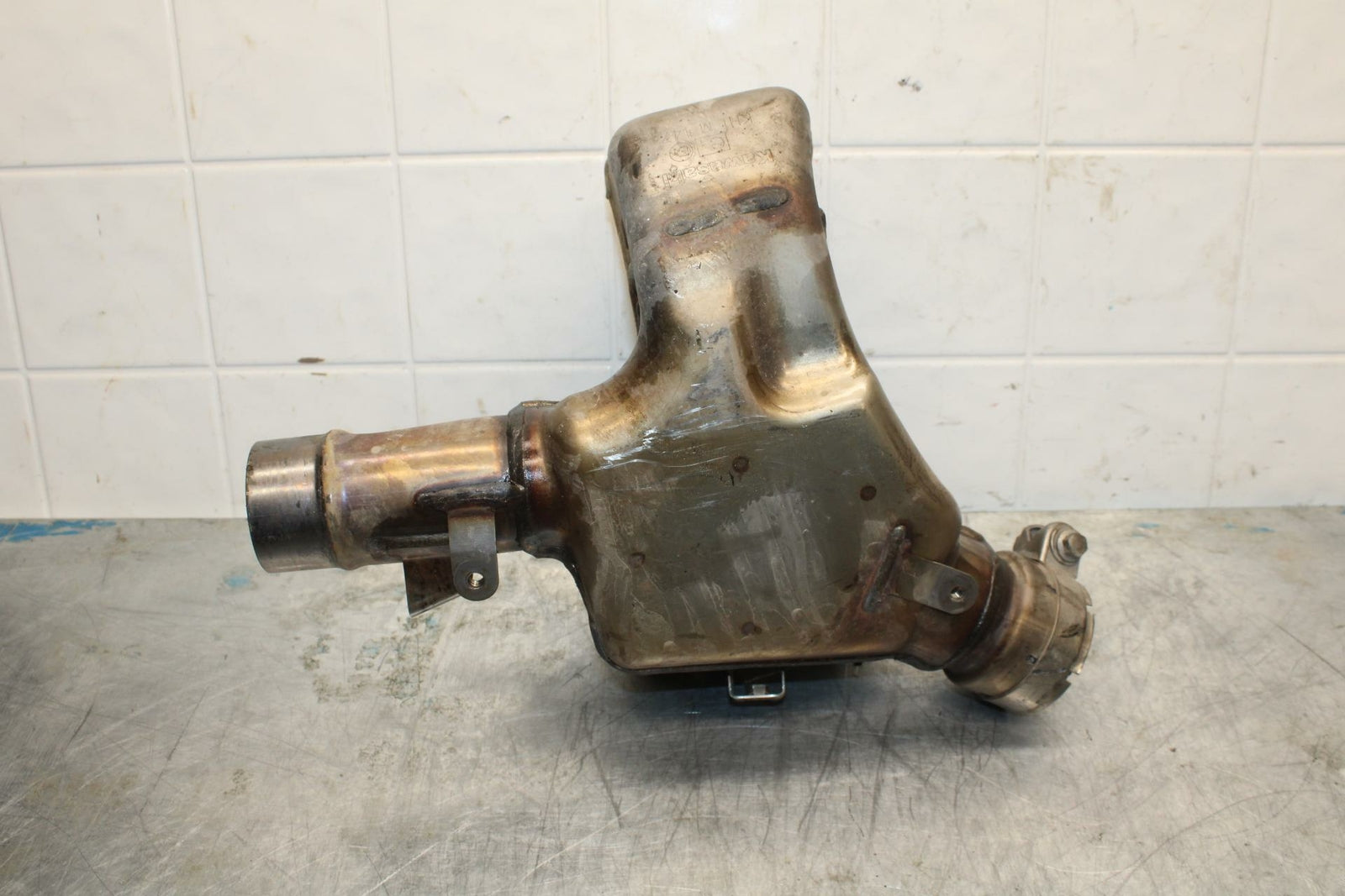 19-20 KAWASAKI NINJA ZX6R ZX636 EXHAUST MIDPIPE MID MIDDLE PIPE BB419