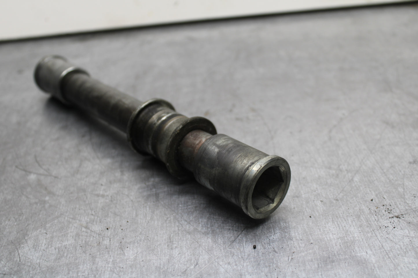 00-02 KAWASAKI NINJA ZX6R FRONT WHEEL RIM AXLE PIVOT BOLT BB750