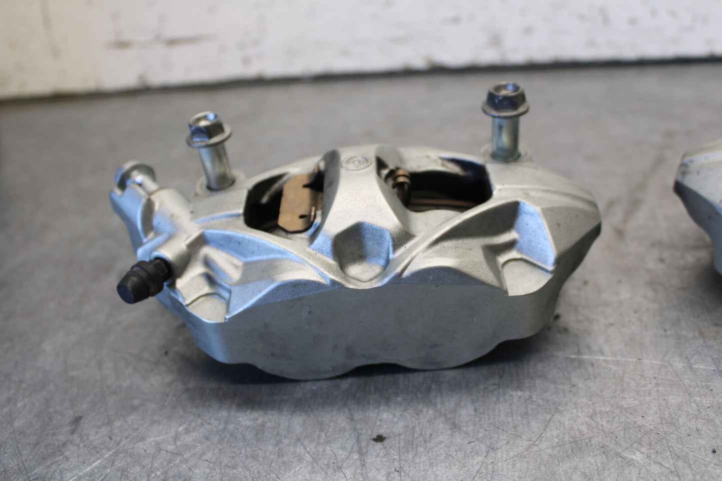 11-24 SUZUKI GSXR750 RIGHT LEFT FRONT BRAKE CALIPER SET PAIR CALIPERS  BB687