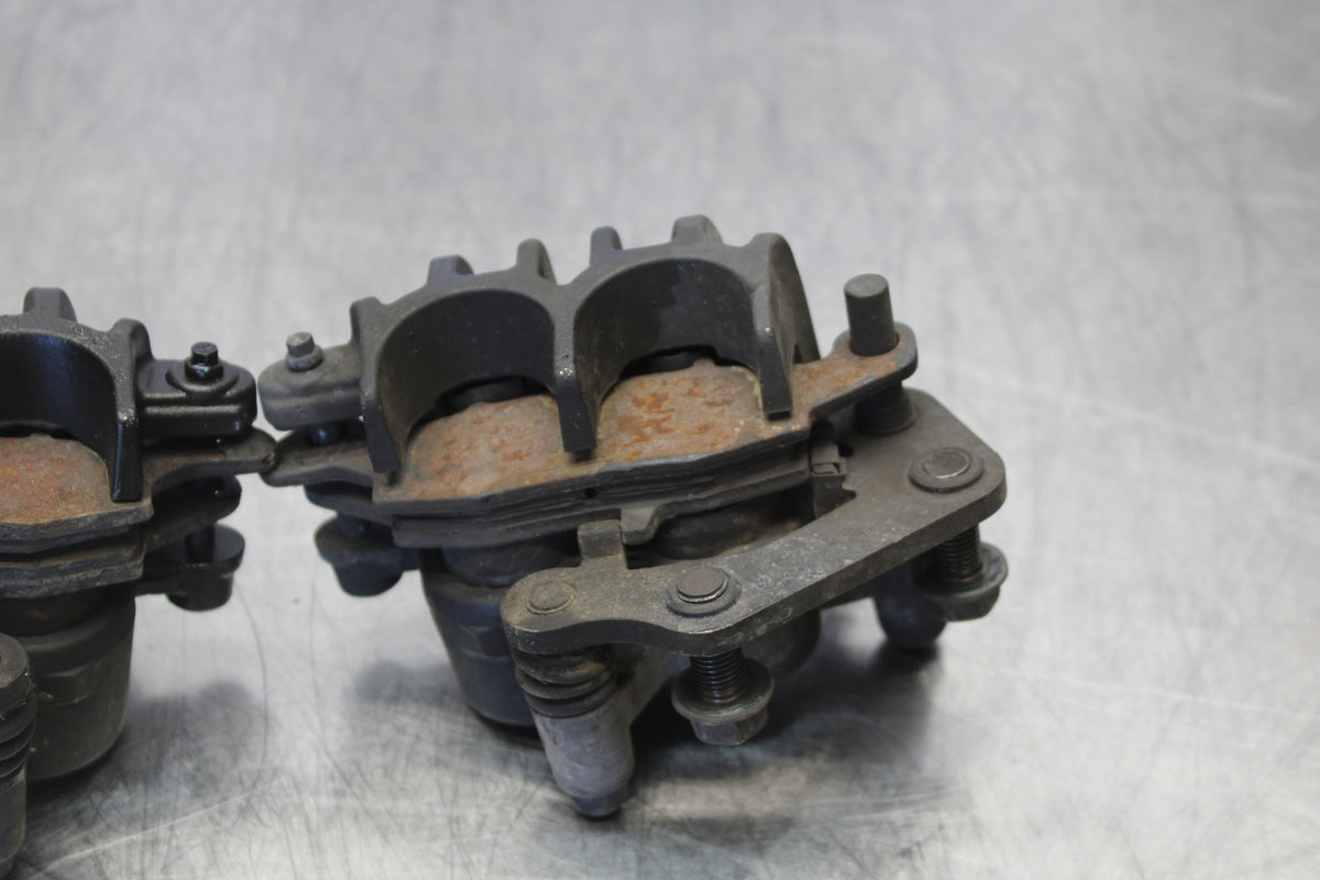 00 SUZUKI SV650 RIGHT LEFT FRONT BRAKE CALIPER SET PAIR CALIPERS BB156