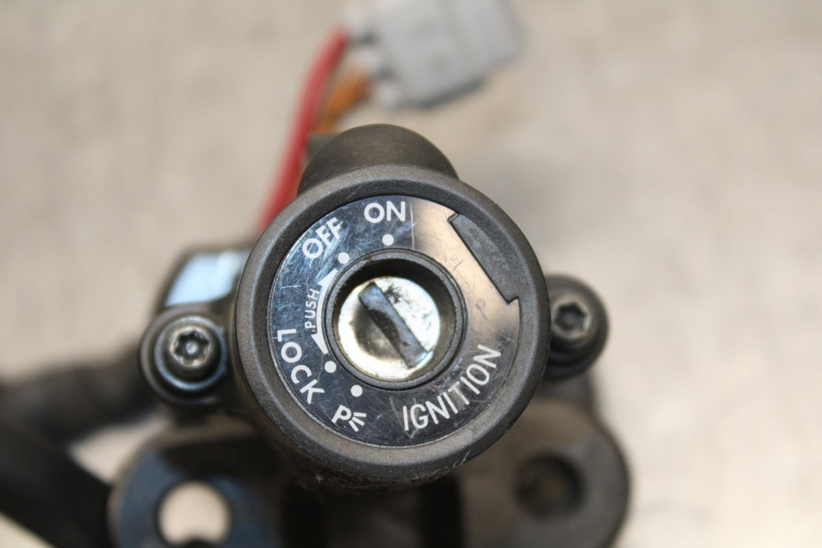 09-11 SUZUKI GSXR1000 IGNITION LOCK W KEY BB125