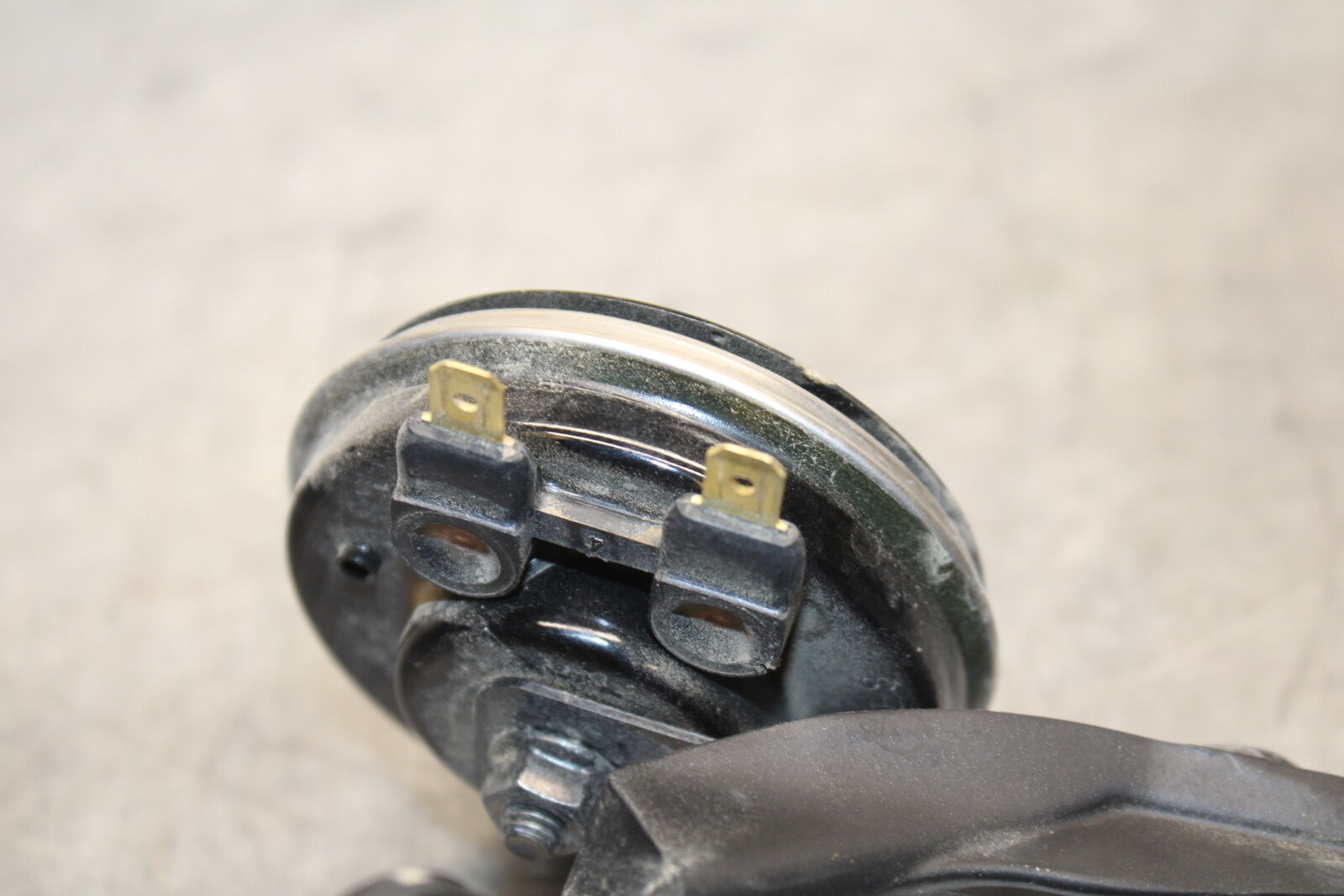 19-24 YAMAHA R3 HORN SIGNAL BB736