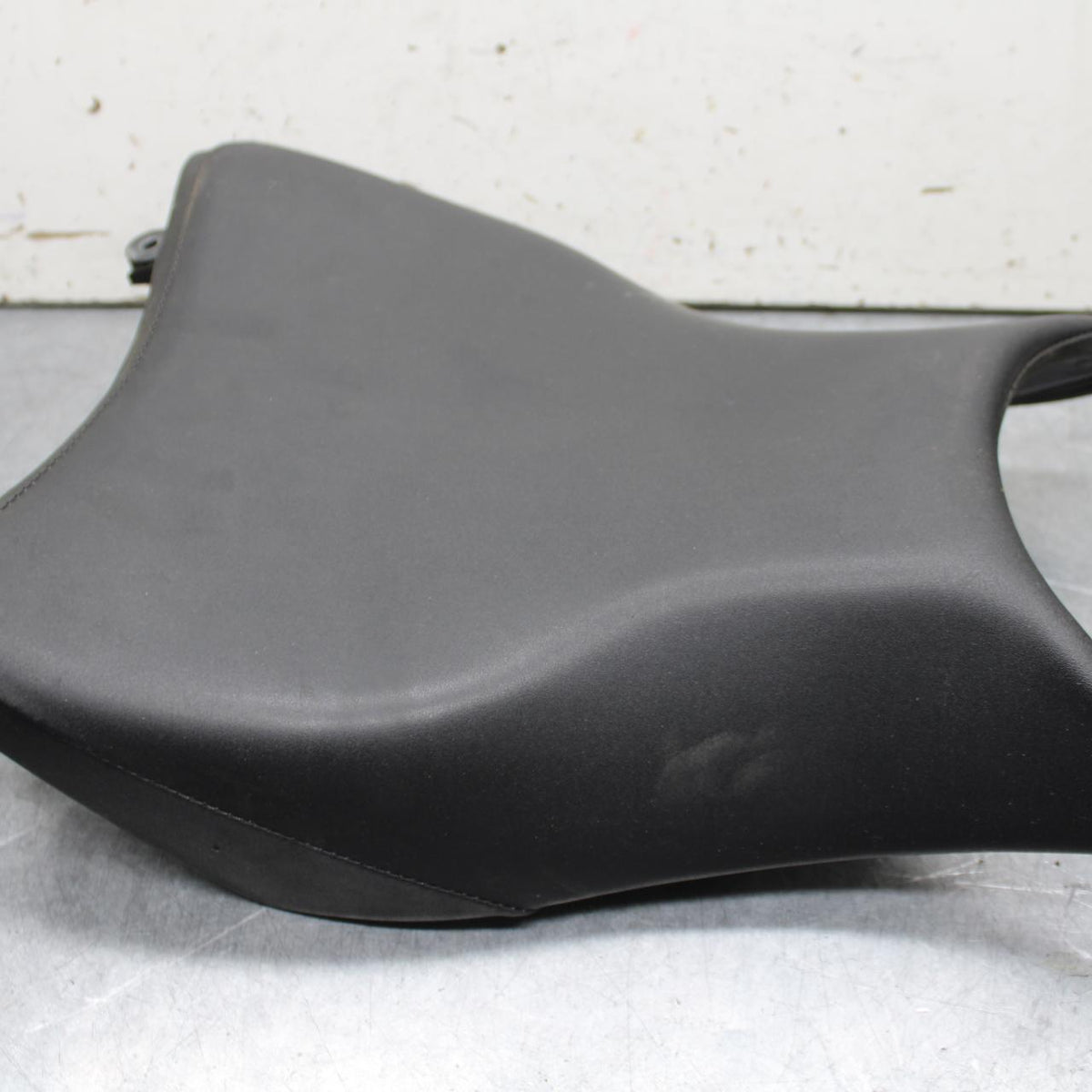 15-18 HONDA CB300FA FRONT DRIVERS SEAT PAD SADDLE PILLION BB646
