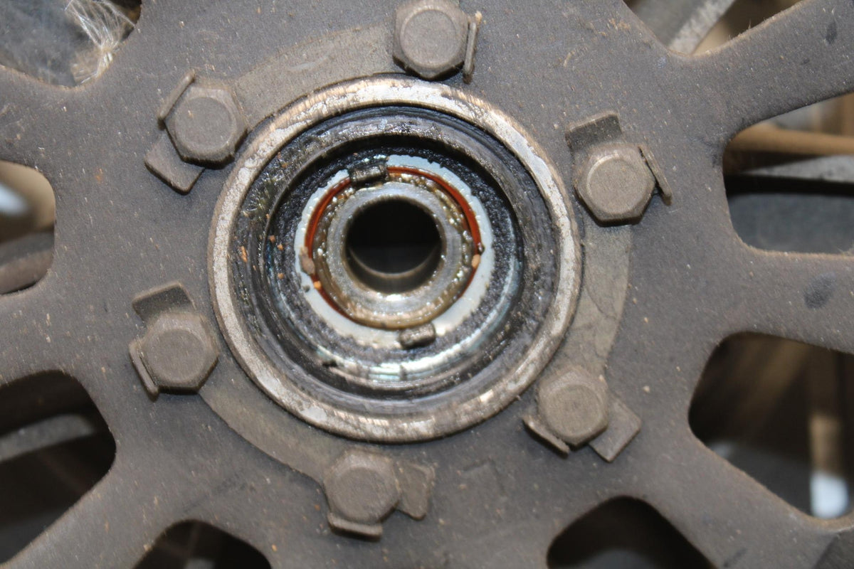 1979 Yamaha XS1100 FRONT WHEEL RIM AND ROTORS DISCS BB572
