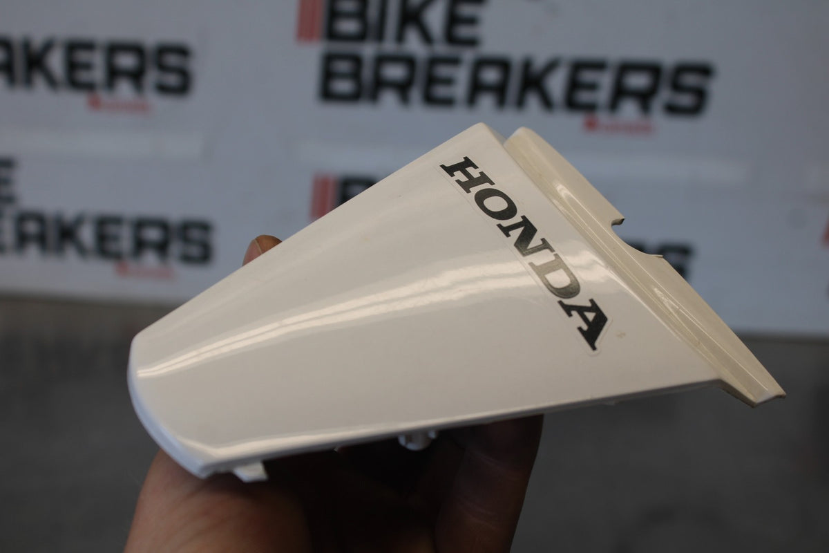 08 HONDA CBR125R CENTER REAR BACK TAIL FAIRING COWL BB114