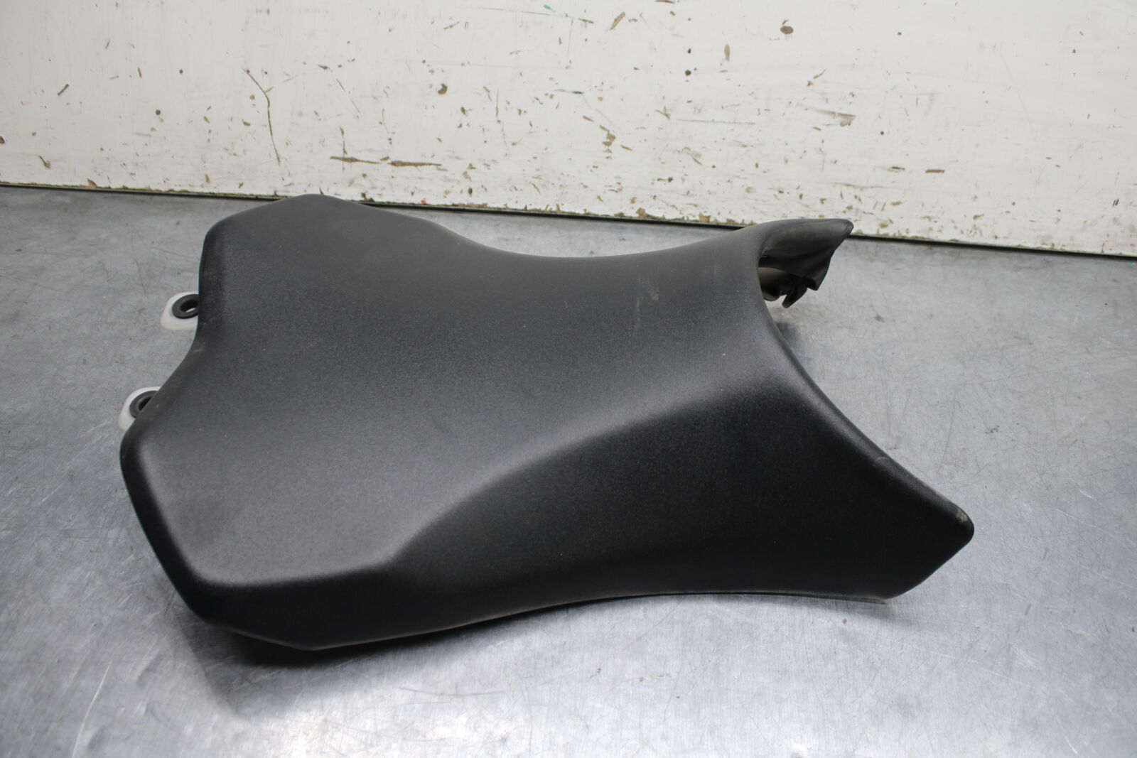 12-13 KAWASAKI Z1000 FRONT DRIVERS SEAT PAD SADDLE PILLION BB743