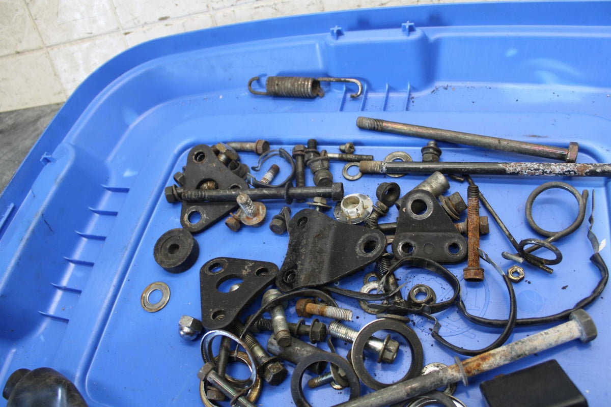 1982 Suzuki GS450L LEFTOVER MOUNTING BOLTS HARDWARE MOTOR SCREWS BB52