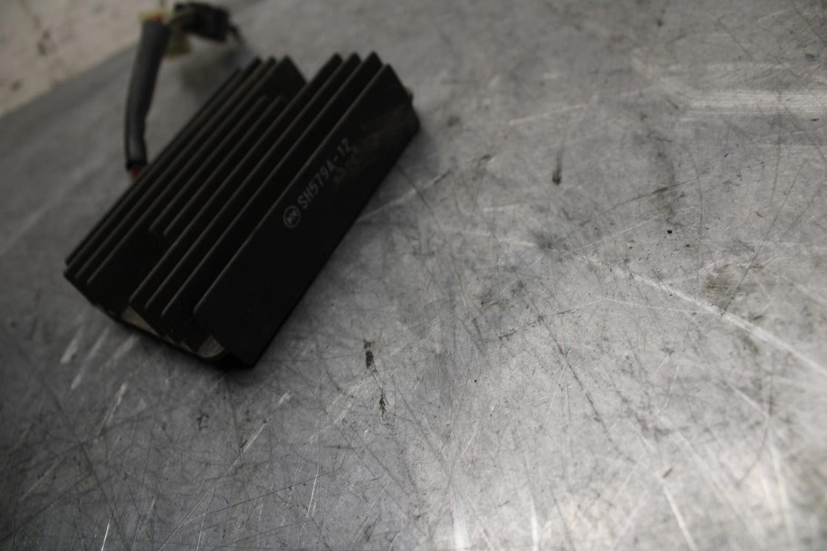 1998 Suzuki TL1000S RECTIFIER VOLTAGE REGULATOR BB508