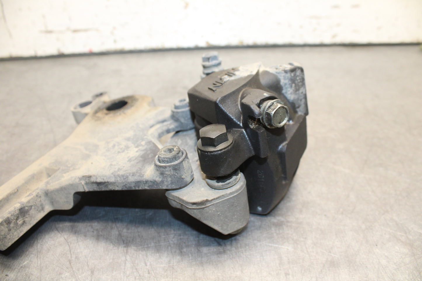 16-17 KAWASAKI VULCAN S 650 EN650 ABS REAR BRAKE CALIPER W MOUNT BRACKET  BB731