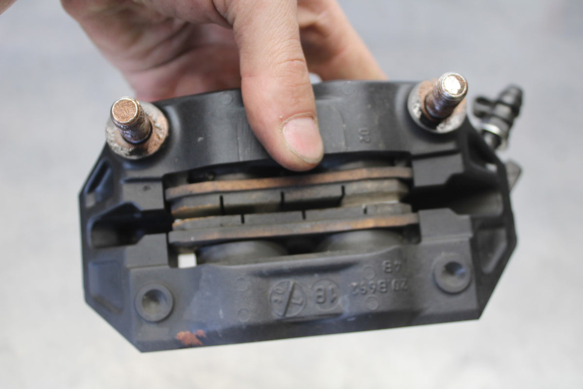20 TRIUMPH STREET TRIPLE 765 RIGHT LEFT FRONT BRAKE CALIPER SET PAIR BB864