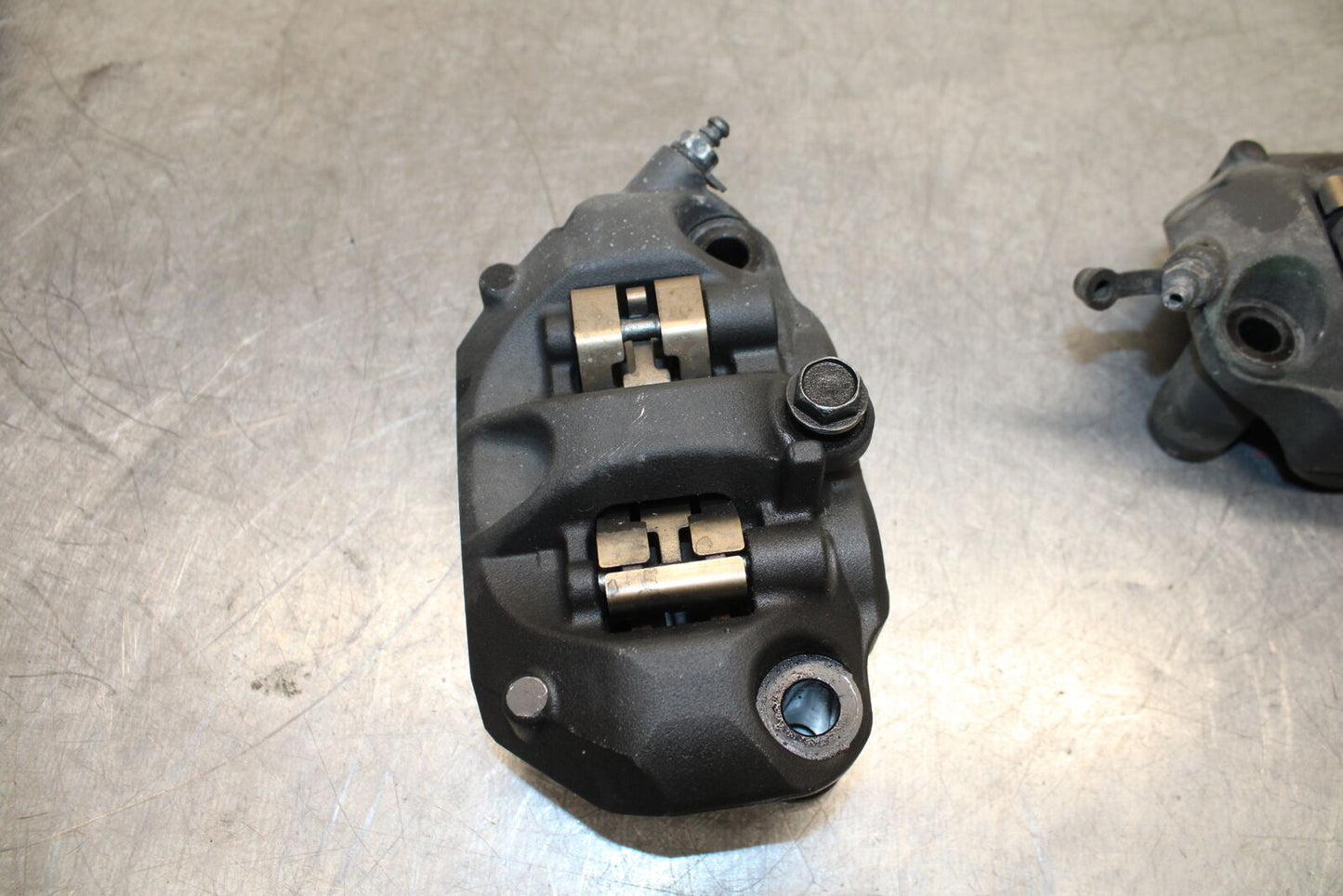 13-17 KAWASAKI NINJA ZX6R ZX636E RIGHT LEFT FRONT BRAKE CALIPER SET PAIR BB735