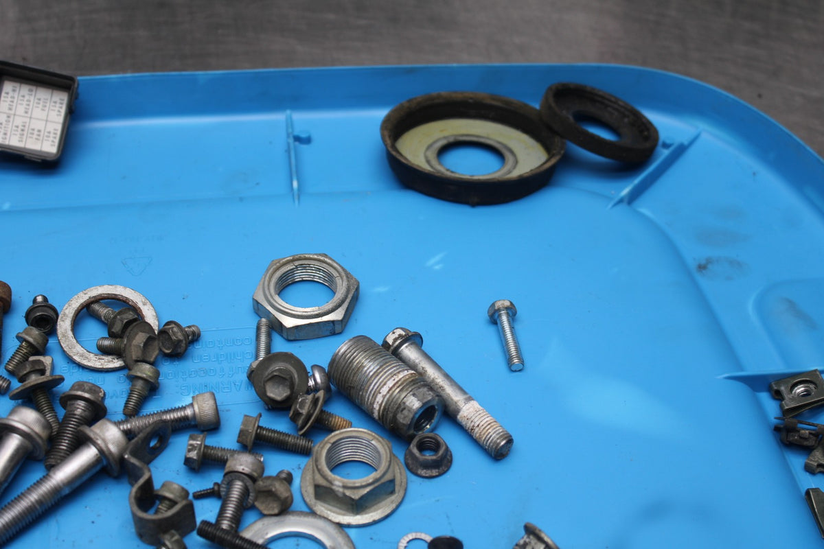 01-03 SUZUKI GSXR600 BOLTS HARDWARE MOTOR SCREWS BB841