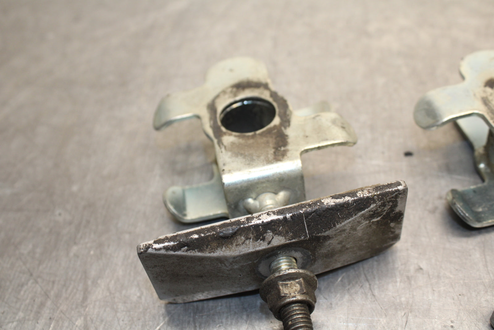 03 SUZUKI SV650S SWINGARM CHAIN TENSIONER ADJUSTMENT BRACKETS  BB130