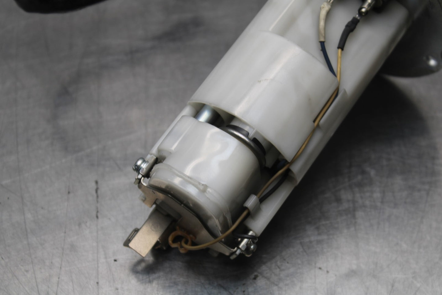 08 KAWASAKI NINJA ZX10R FUEL PUMP GAS PETROL SENDER UNIT BB201