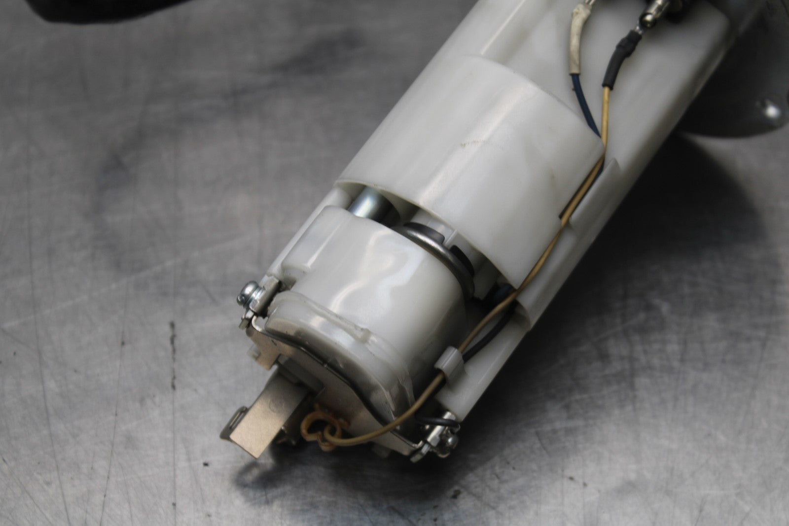 08 KAWASAKI NINJA ZX10R FUEL PUMP GAS PETROL SENDER UNIT BB201