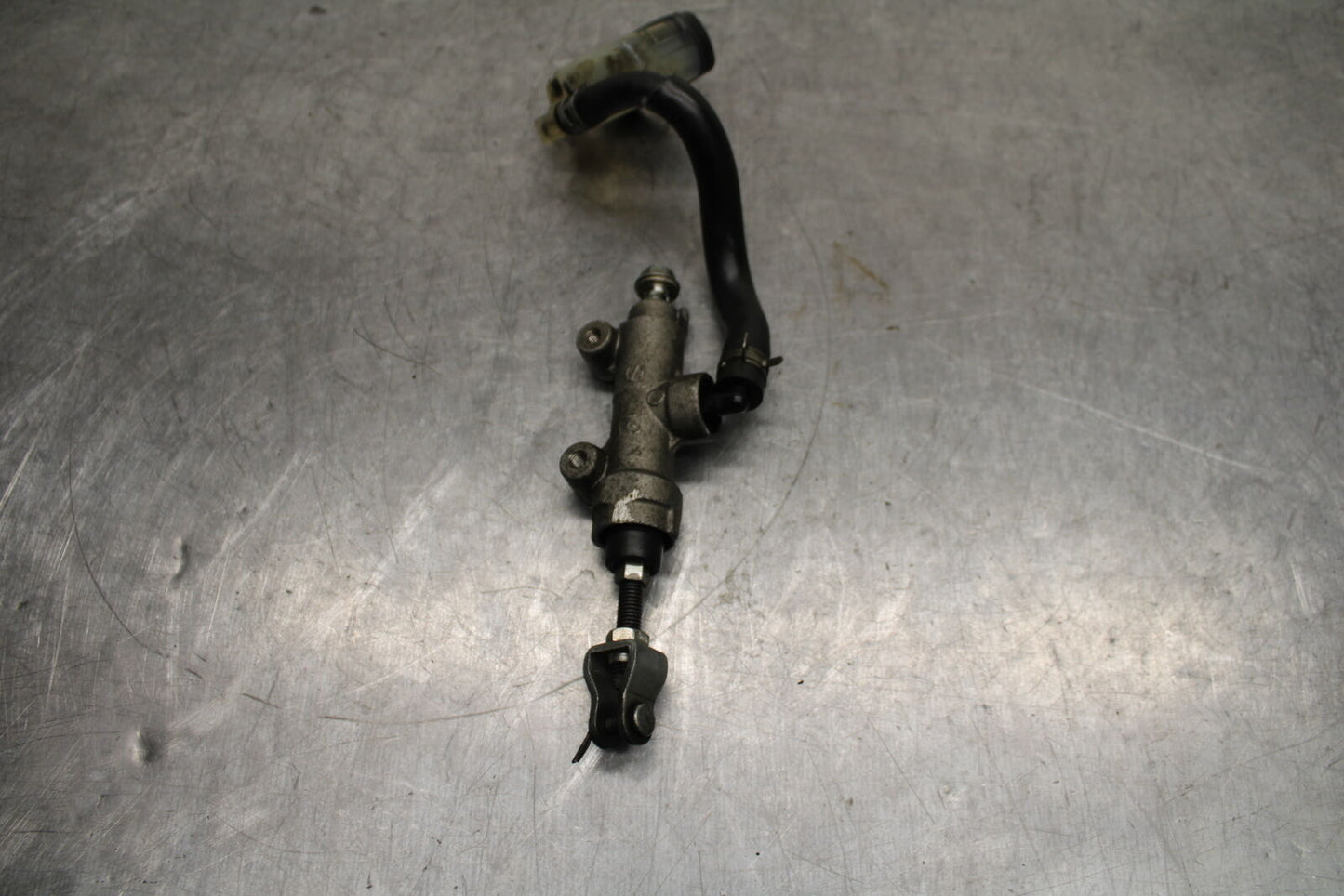 08-10 SUZUKI GSXR 600 REAR BACK BRAKE MASTER CYLINDER W RESERVOIR BB116