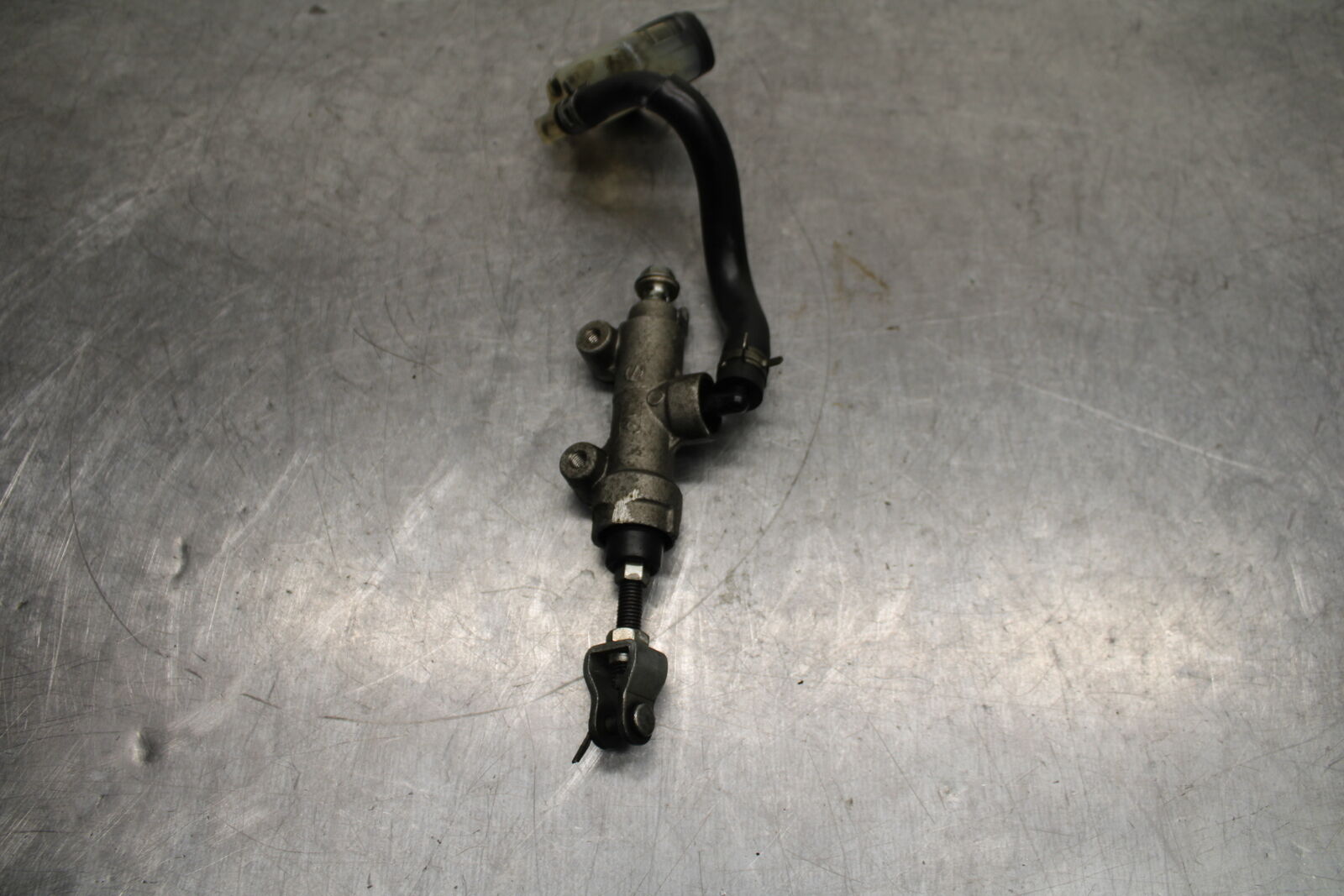 08-10 SUZUKI GSXR 600 REAR BACK BRAKE MASTER CYLINDER W RESERVOIR BB116