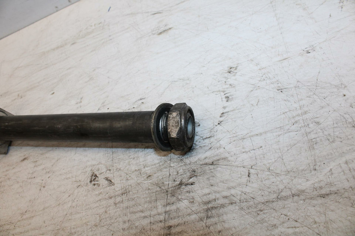 05-06 HONDA CBR600RR REAR AXLE BACK WHEEL PIVOT BOLT AXEL 42301-MEE-D00 BB307