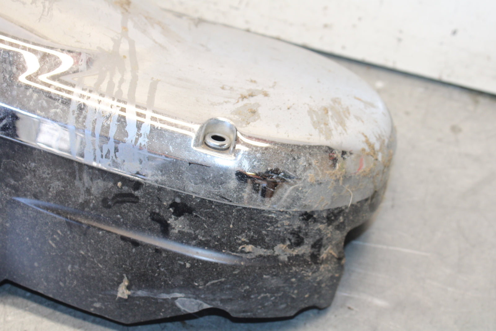 98-03 KAWASAKI VULCAN 1500L STATOR MAGNETO ALTERNATOR GENERATOR COVER BB678