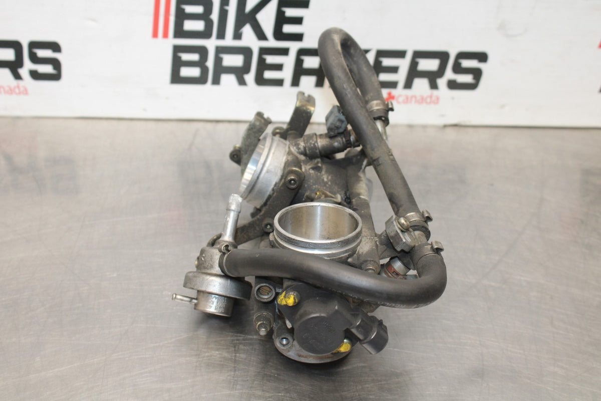 05 DUCATI SUPERSPORT 800 MAIN FUEL INJECTORS / THROTTLE BODIES BB913