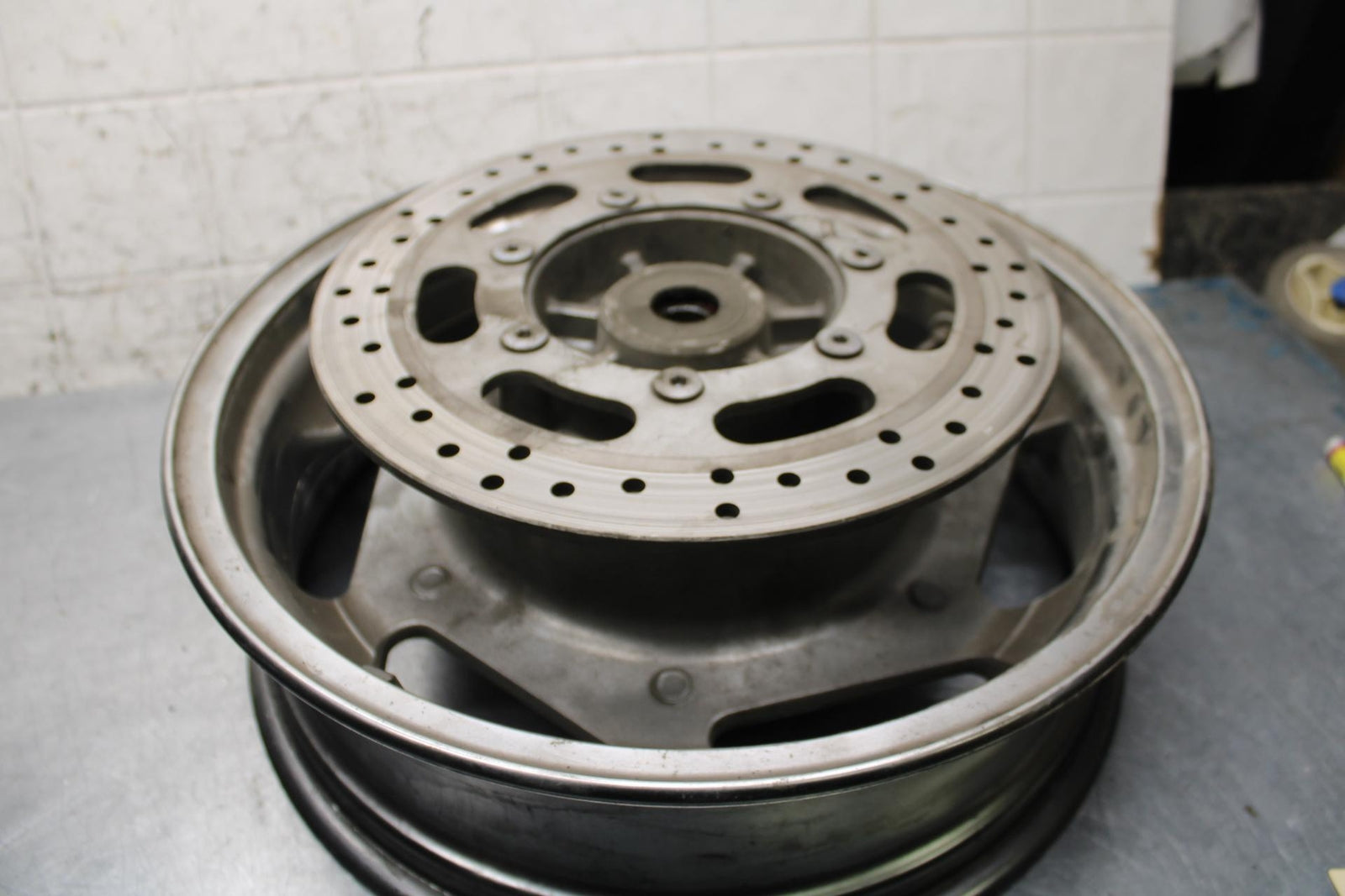 2005 Kawasaki Vulcan 1600 VN1600A WHEEL RIM REAR ROTOR BB574