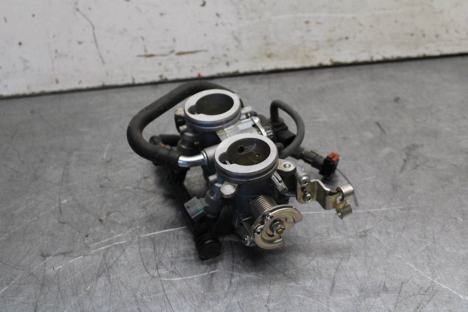 19-22 KAWASAKI Z400 MAIN FUEL INJECTORS / THROTTLE BODIES BB708