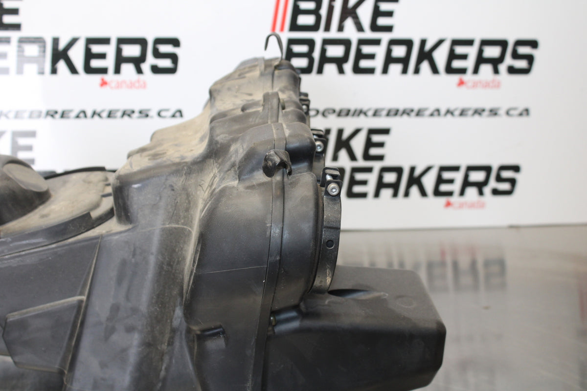 07 KAWASAKI Z1000 AIRBOX AIR INTAKE FILTER BOX BB148