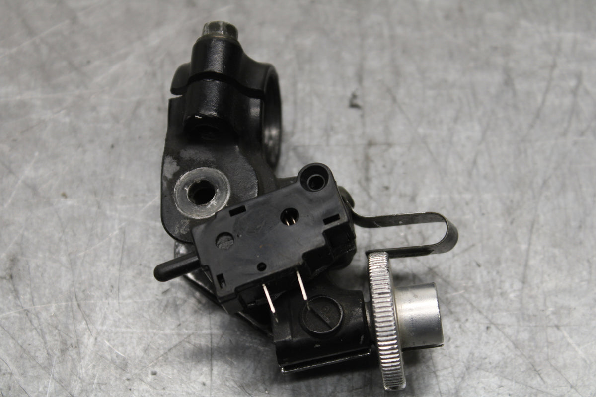 06 YAMAHA YZF R6 CLUTCH LEVER PERCH MOUNT BRACKET BB716