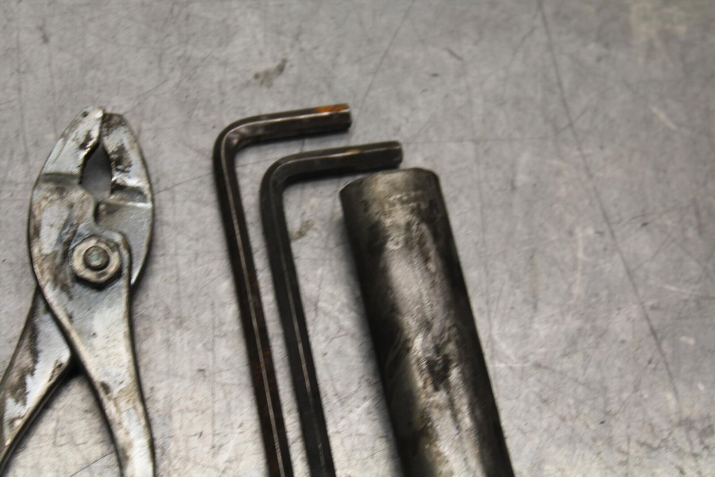 2011 Kawasaki Ninja ZX6R ZX600R STOCK TOOLS OEM TOOL BAG KIT 56007-0098  BB587