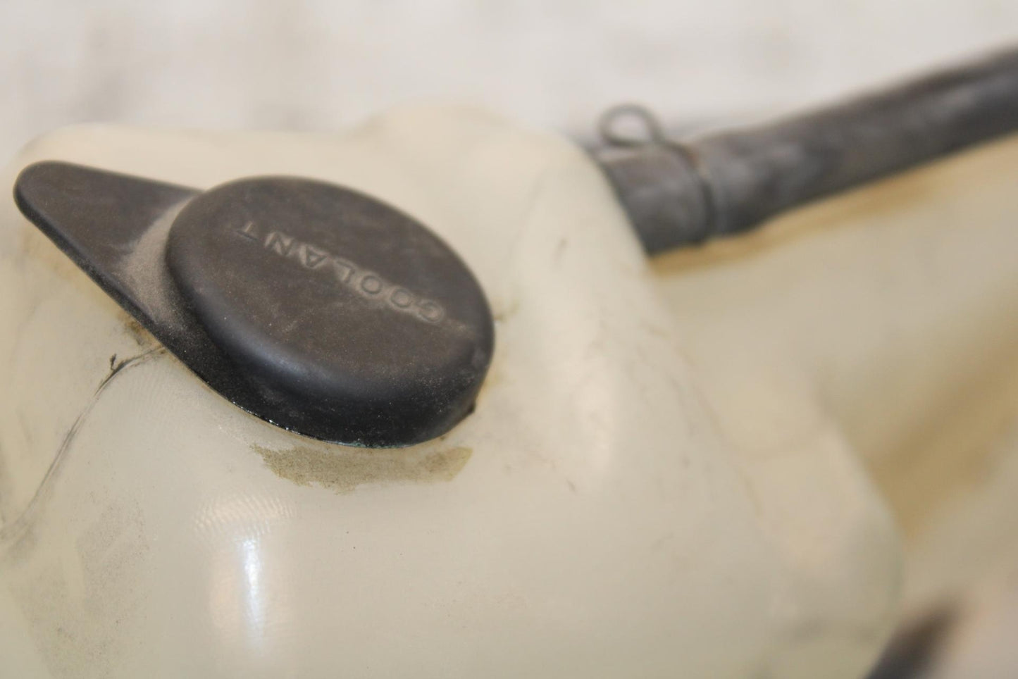 2005 Kawasaki Vulcan 1600 VN1600A COOLANT WATER TANK RESERVOIR BOTTLE BB574